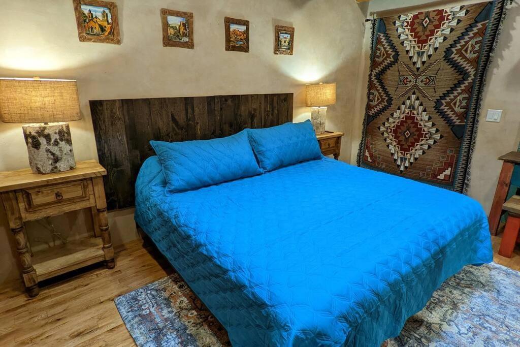 Magical Santa Fe Stay, Minutes From Town Square, Sleeps 4, Includes Free Parking And Outdoor Hot Tub! Exteriör bild