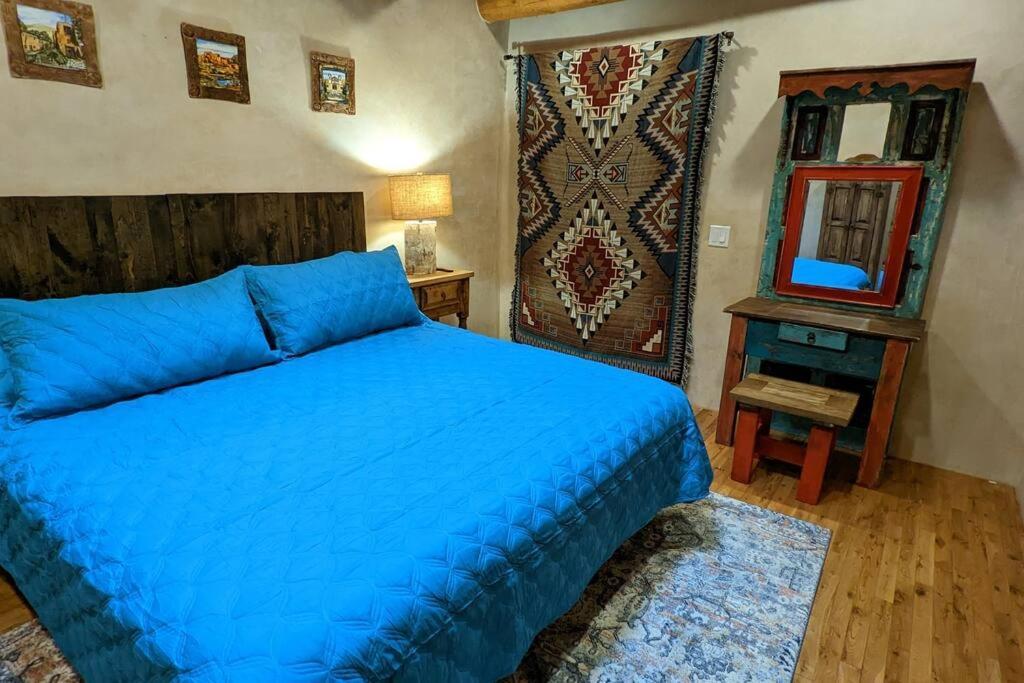 Magical Santa Fe Stay, Minutes From Town Square, Sleeps 4, Includes Free Parking And Outdoor Hot Tub! Exteriör bild