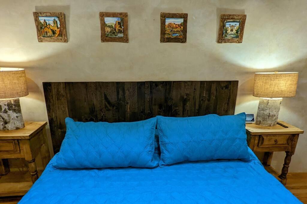 Magical Santa Fe Stay, Minutes From Town Square, Sleeps 4, Includes Free Parking And Outdoor Hot Tub! Exteriör bild