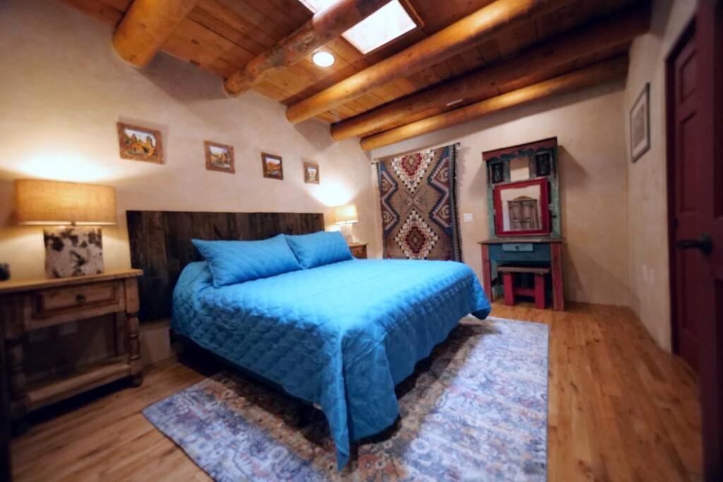 Magical Santa Fe Stay, Minutes From Town Square, Sleeps 4, Includes Free Parking And Outdoor Hot Tub! Exteriör bild