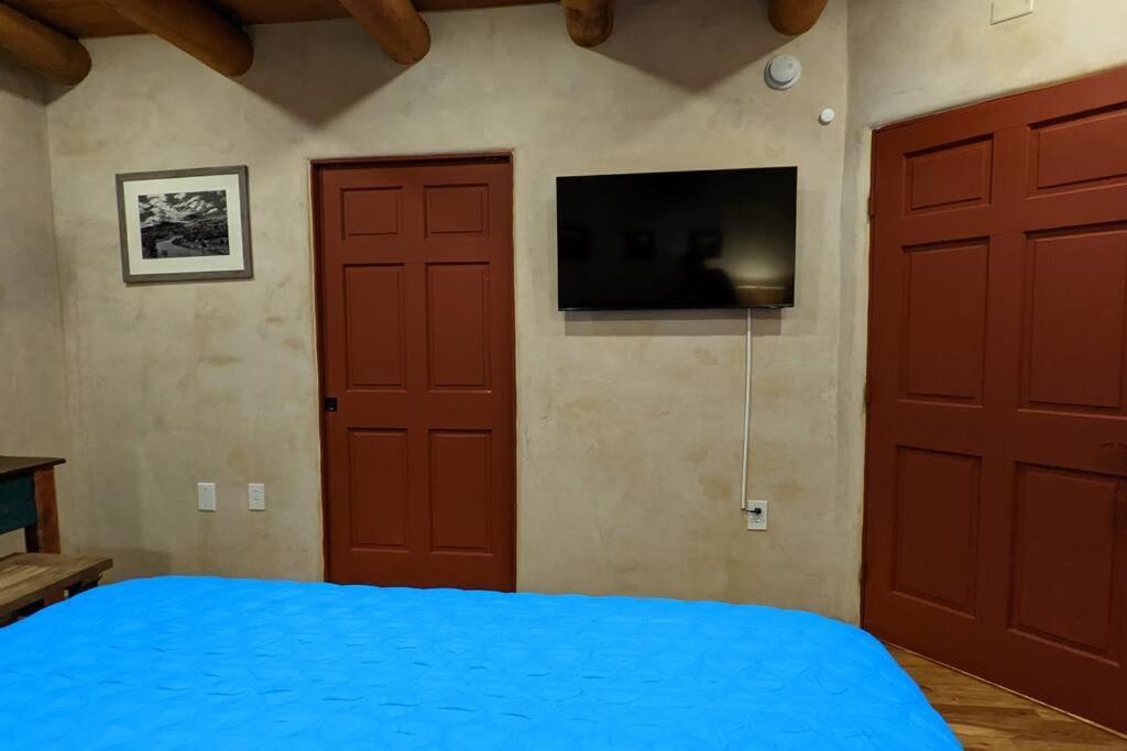 Magical Santa Fe Stay, Minutes From Town Square, Sleeps 4, Includes Free Parking And Outdoor Hot Tub! Exteriör bild
