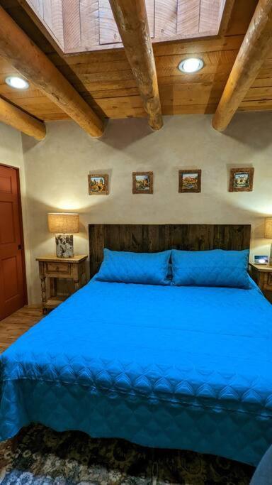 Magical Santa Fe Stay, Minutes From Town Square, Sleeps 4, Includes Free Parking And Outdoor Hot Tub! Exteriör bild
