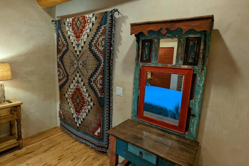 Magical Santa Fe Stay, Minutes From Town Square, Sleeps 4, Includes Free Parking And Outdoor Hot Tub! Exteriör bild